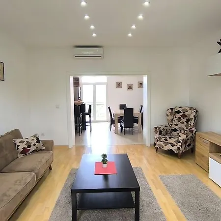 150sqm 3bdr Family In Lejlighed *